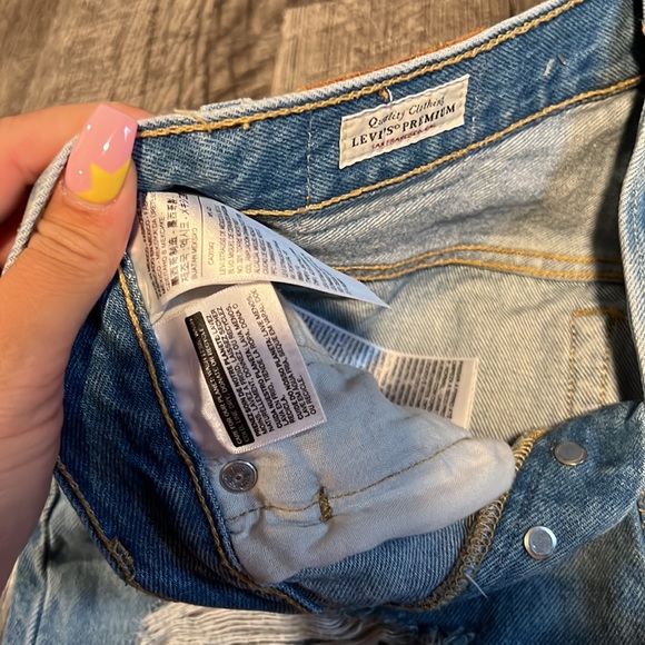 Levi 501 - Picture 2 of 4